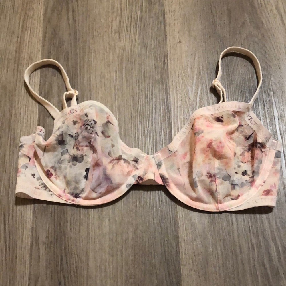 Victoria’s Secret unlined bra